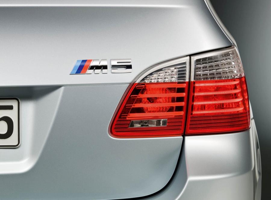  BMW M5 Touring 2009 года  (фото 2 из 51)